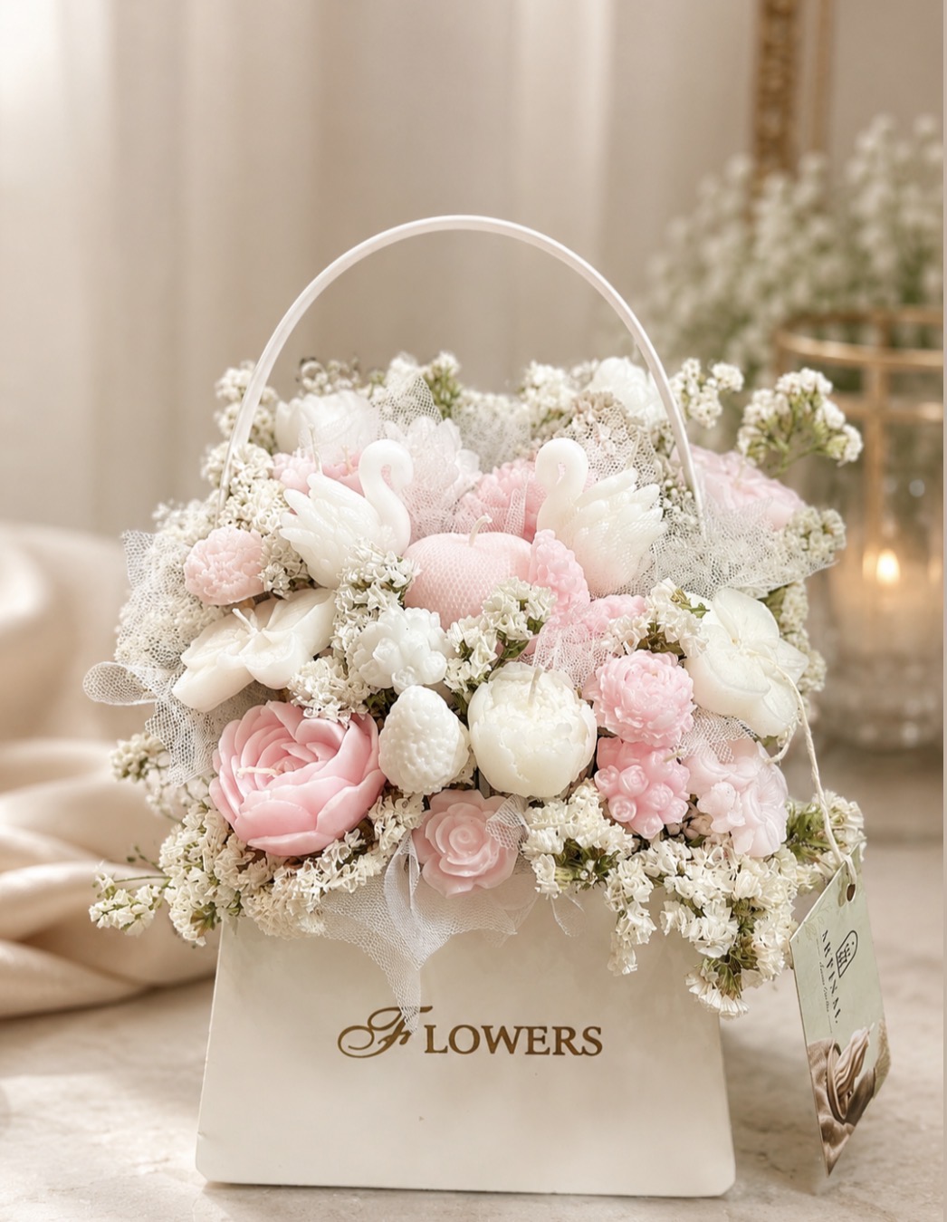 سبد گل شمعی دوئت عاشقانه
